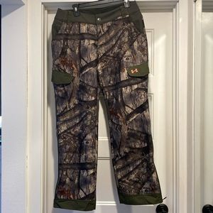 Under Armour Storm Camo Size Large Fleece Lined pants.